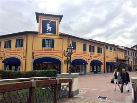 outlet village florence